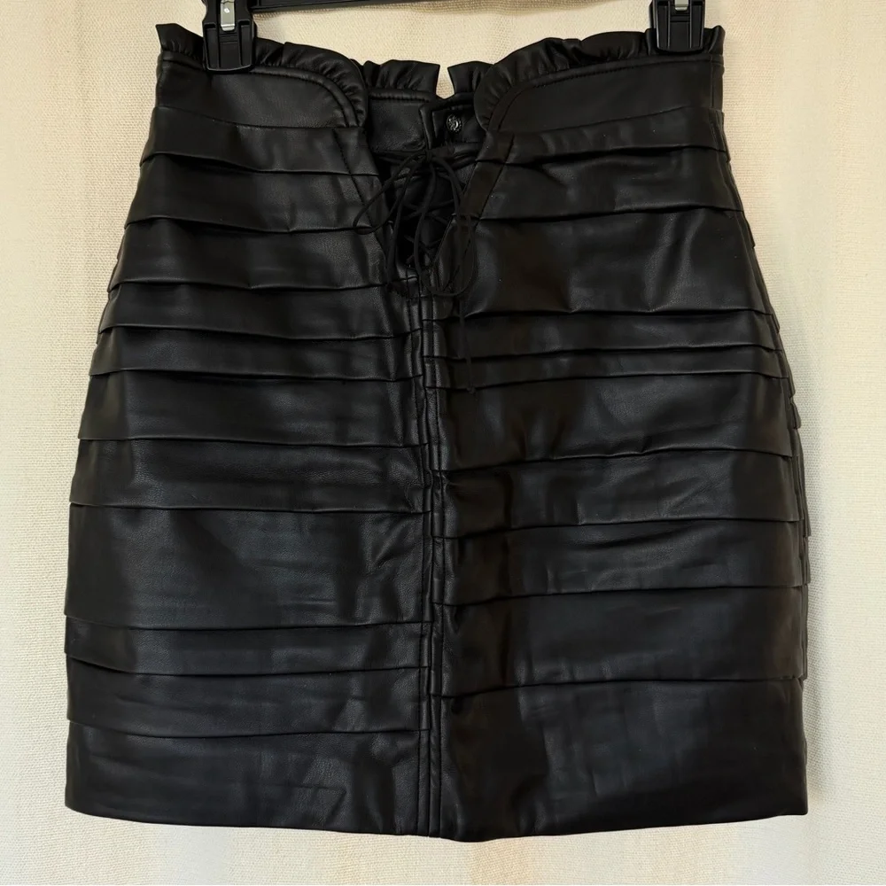 for love and 🍋 afton faux leather pleated mini skirt